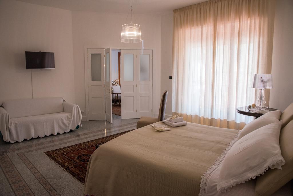 La Maison Doree จีอาร์ดีนี นักซอส ห้อง รูปภาพ